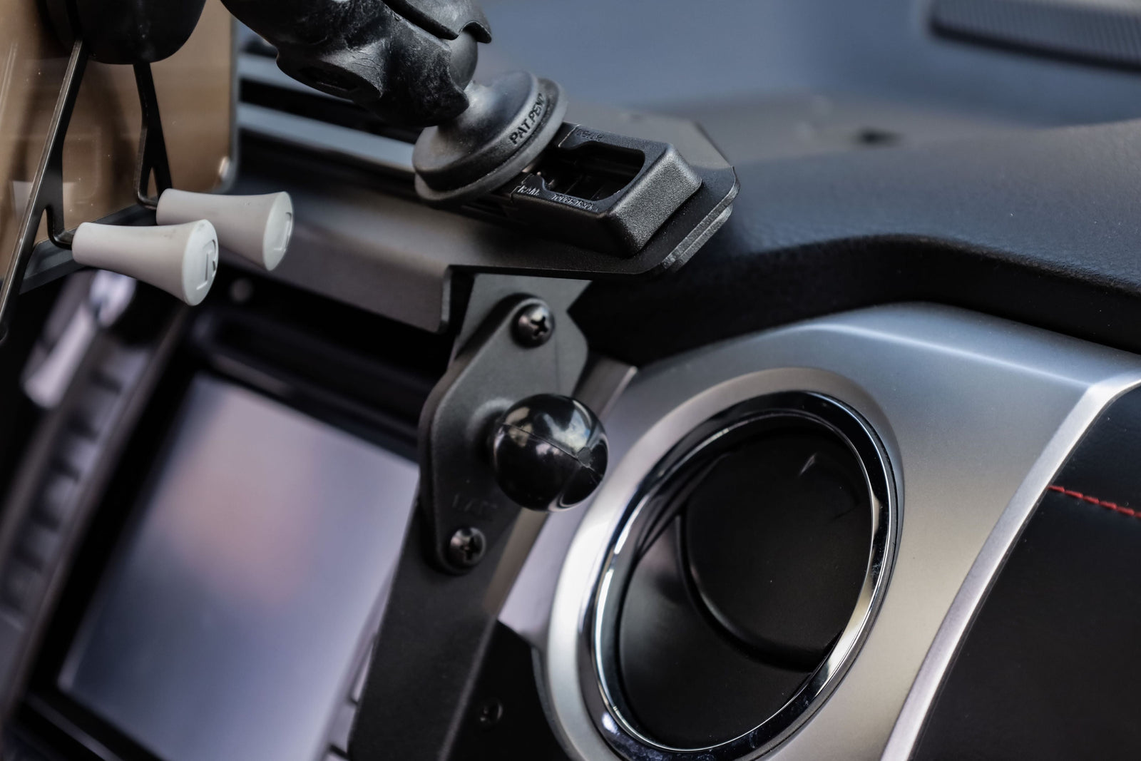 Toyota Tundra Dash Mount,  Powered Accessory Mount (TDPAM)