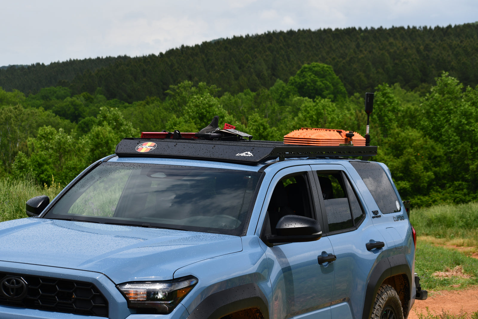 6th Gen Toyota 4Runner with LFD roof rack on trail