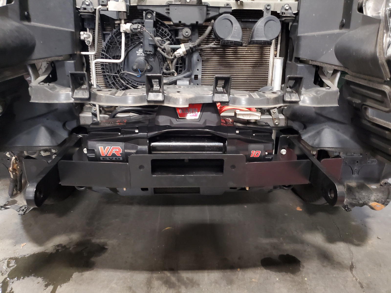 Adjustable Hidden Winch Mount with Recovery Points - GX460
