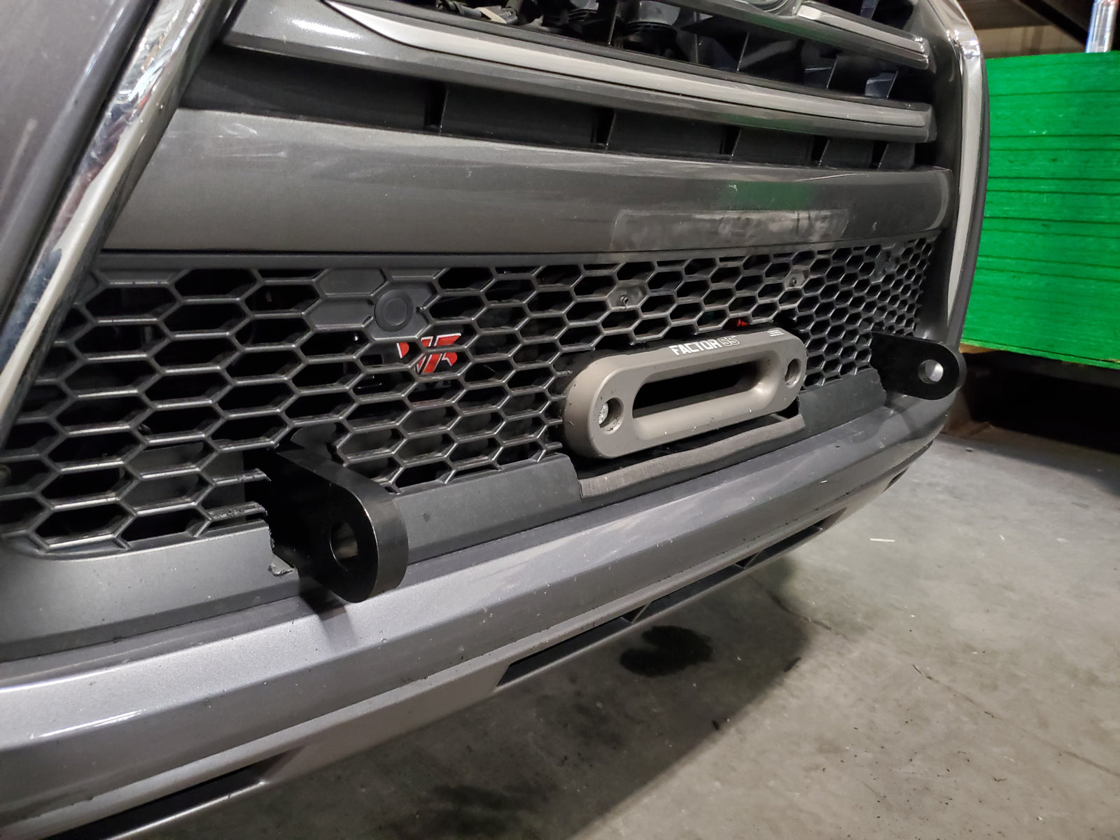 Adjustable Hidden Winch Mount with Recovery Points - GX460